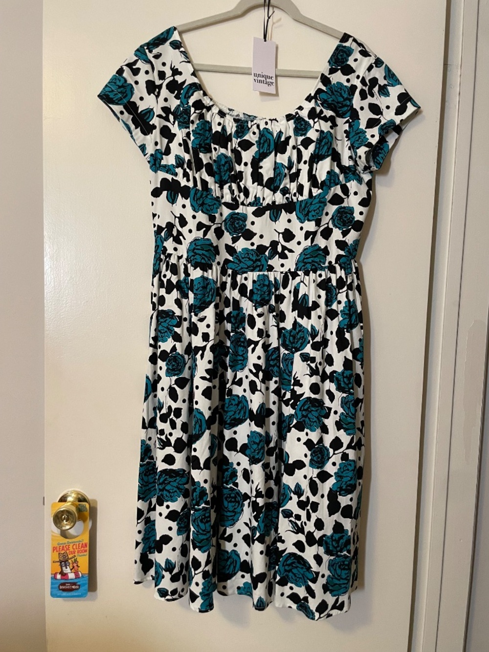 NWT Unique Vintage White & Turquoise Rose Cap Sleeve Valencia Swing Dress - 2X - Picture 5 of 12